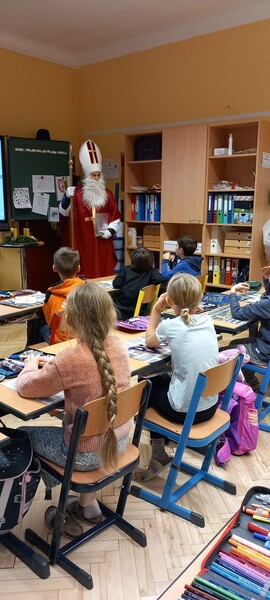 20251205 081629 resized